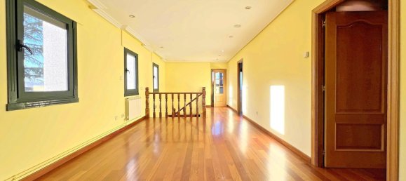 6 bedrooms House in Cambre, Spain No. 112105 18