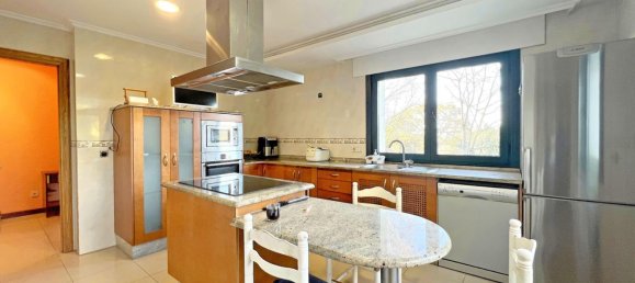 6 bedrooms House in Cambre, Spain No. 112105 28