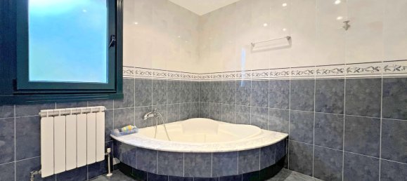 6 bedrooms House in Cambre, Spain No. 112105 44