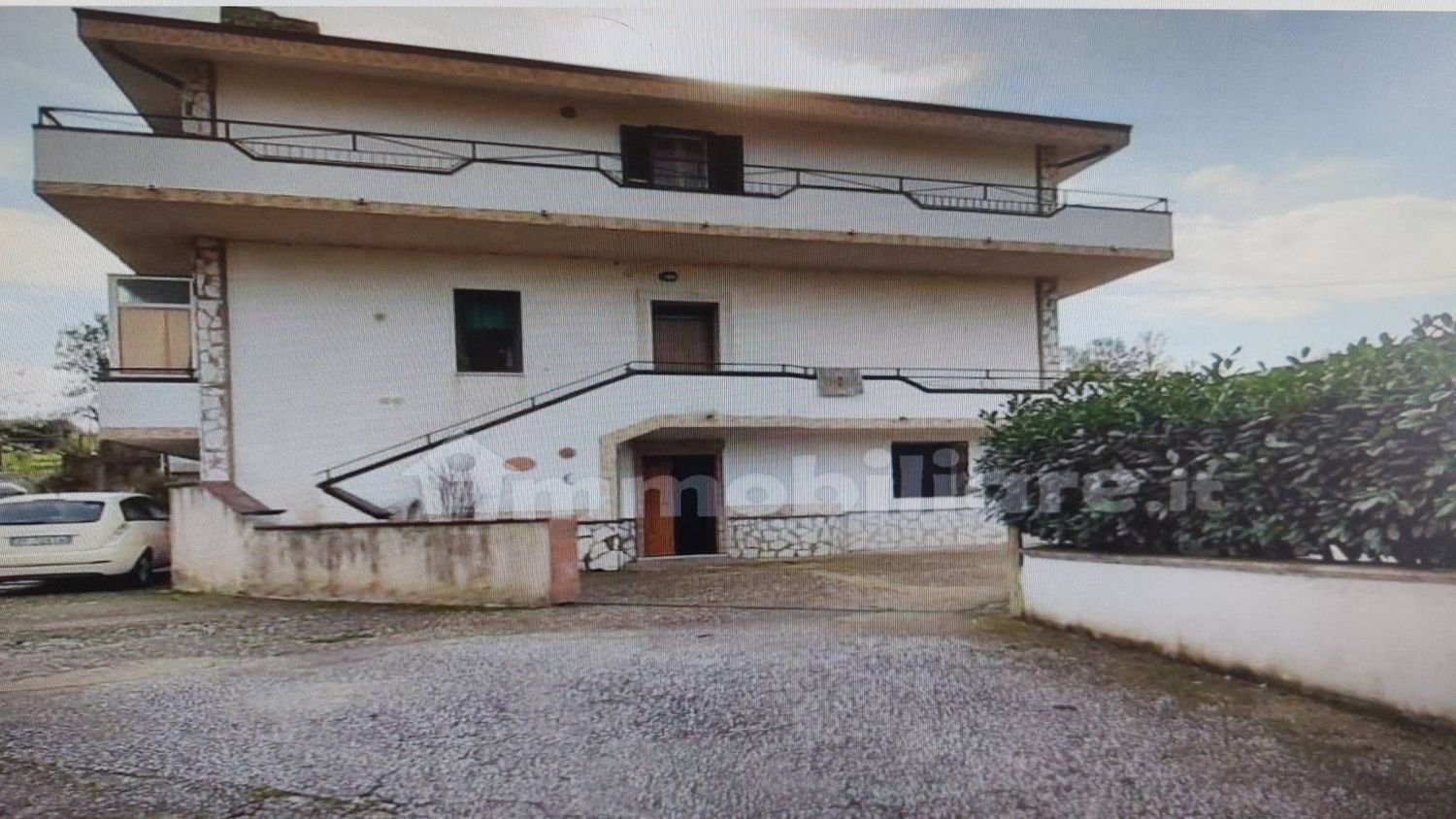 4 rooms Villa in Airola, Italy No. 262968