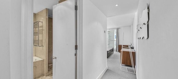 2 bedrooms Apartment in London, United Kingdom No. 8383 11