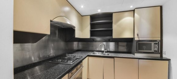 2 bedrooms Apartment in London, United Kingdom No. 8383 3