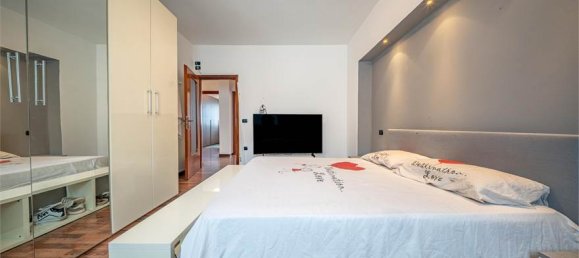 6 bedrooms House in Prata Camportaccio, Italy No. 377701 42