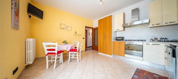 6 bedrooms House in Prata Camportaccio, Italy No. 377701 18