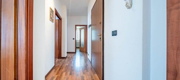 6 bedrooms House in Prata Camportaccio, Italy No. 377701 14