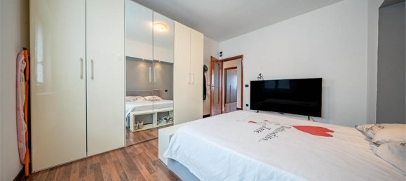 6 bedrooms House in Prata Camportaccio, Italy No. 377701 43