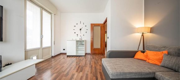 6 bedrooms House in Prata Camportaccio, Italy No. 377701 4