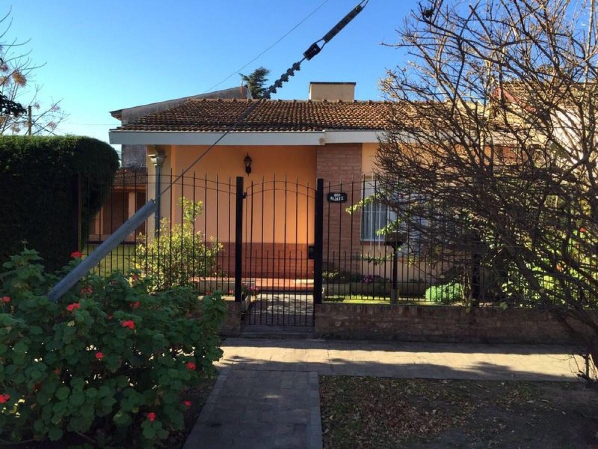 3 Schlafzimmer Haus in San Miguel, Argentina, Nr. 72393