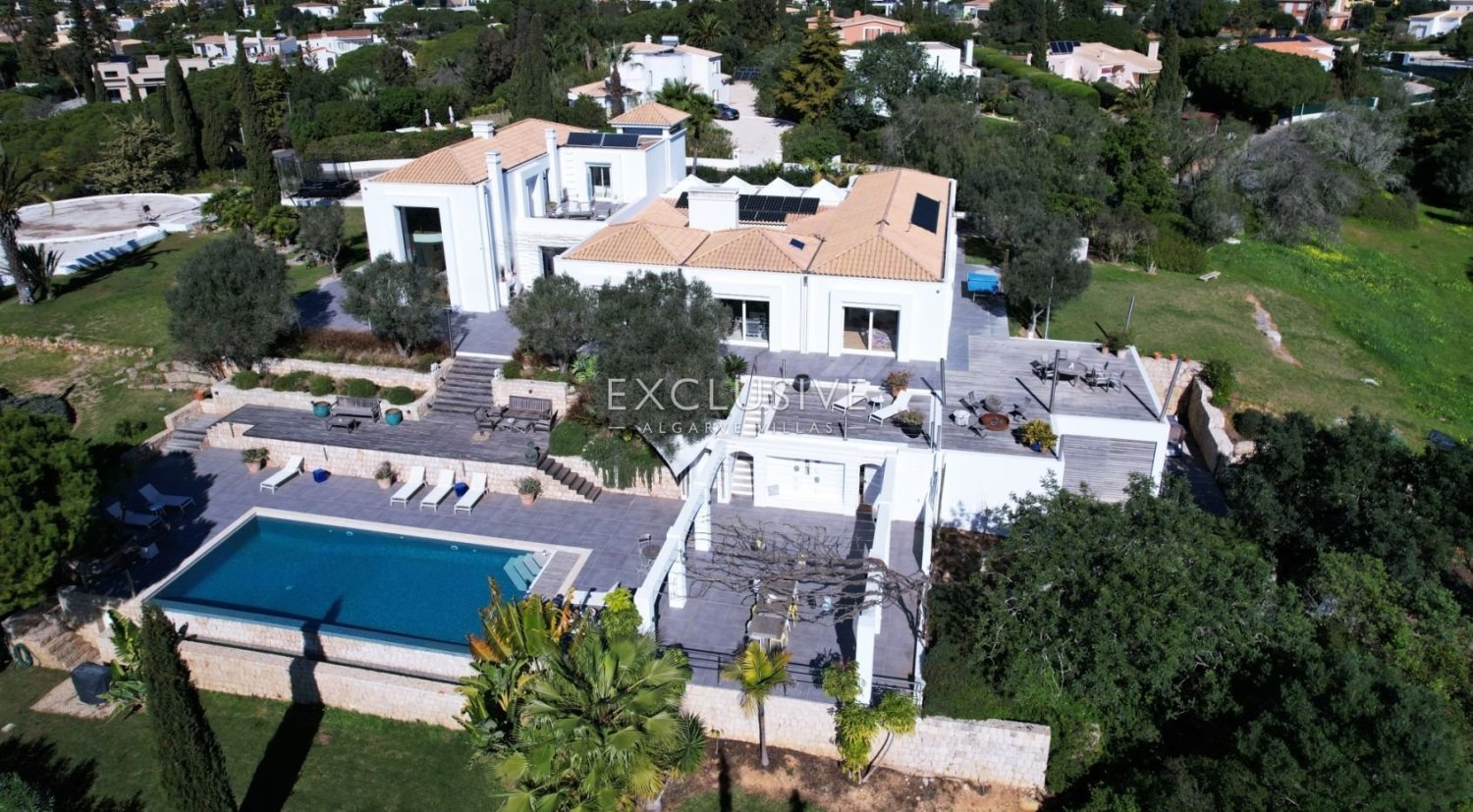 5 bedrooms Villa in Lagoa, Portugal No. 122944