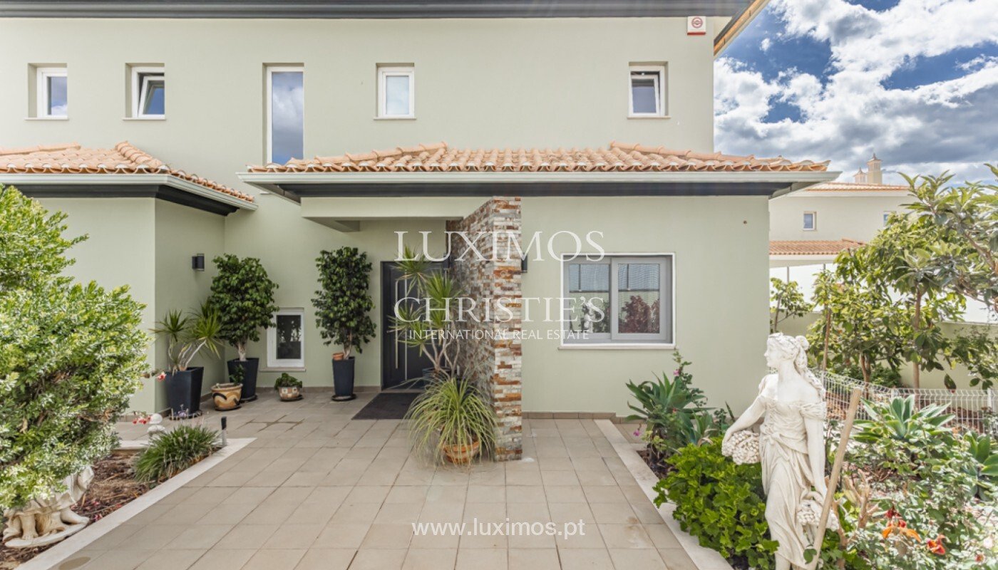 4 bedrooms Villa in Armacao de Pera, Portugal No. 114904