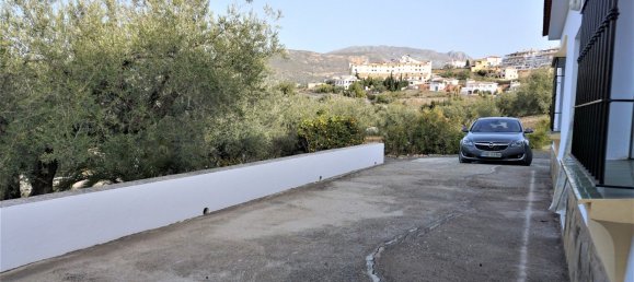 3 bedrooms House in Alcaucin, Spain No. 45174 5