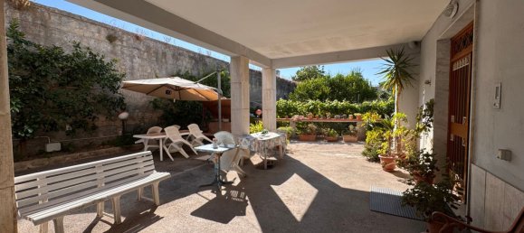 11 bedrooms Villa in Naples, Italy No. 313990 3