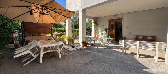 11 bedrooms Villa in Naples, Italy No. 313990 4