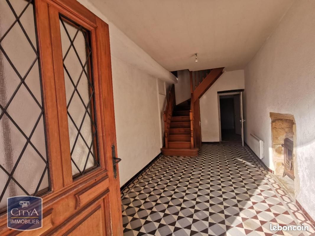 Casa de 3 dormitorios en Rhone, France No. 335400