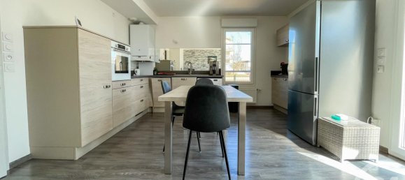 4 bedrooms House in Rhone, France No. 194492 5