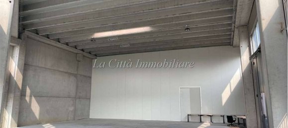 1-salle Entrepôt à Romentino, Italy No. 51545 2