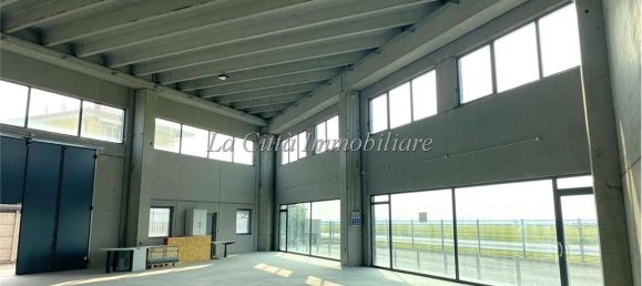 1-salle Entrepôt à Romentino, Italy No. 51545 12