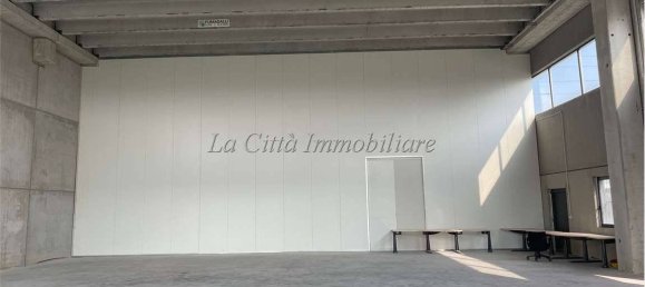 1-salle Entrepôt à Romentino, Italy No. 51545 15