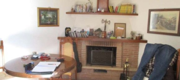 4 bedrooms Apartment in Rome, Italy No. 335039 3