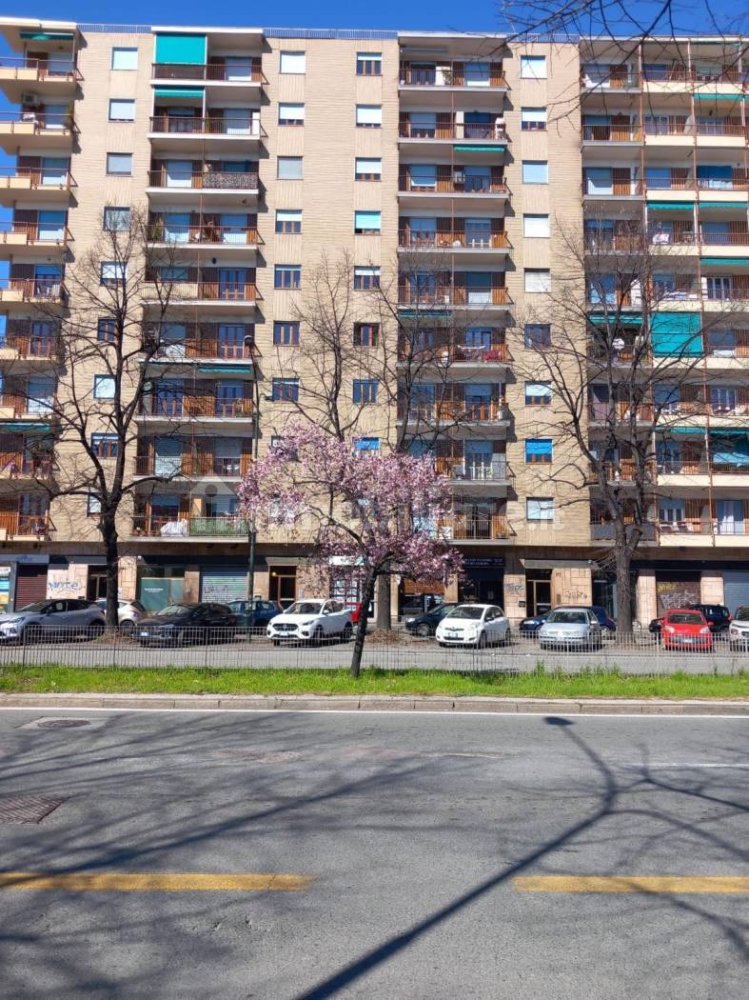 1 bedroom Apartment in Turin, Italy No. 58361