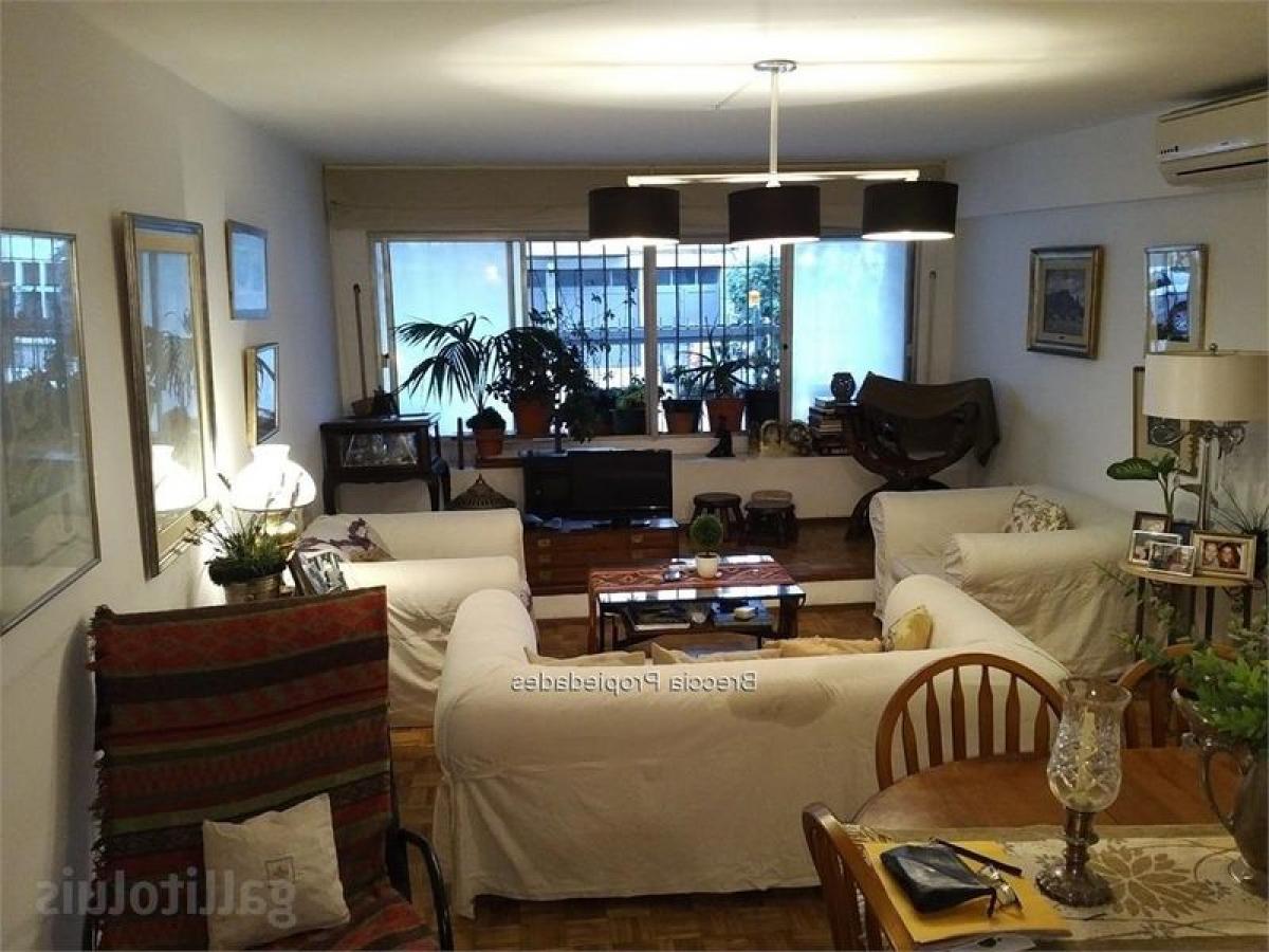3 bedrooms Apartment in Montevideo, Uruguay No. 11889