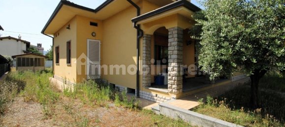 Villa de 3 dormitorios en Capannori, Italy No. 306160 2