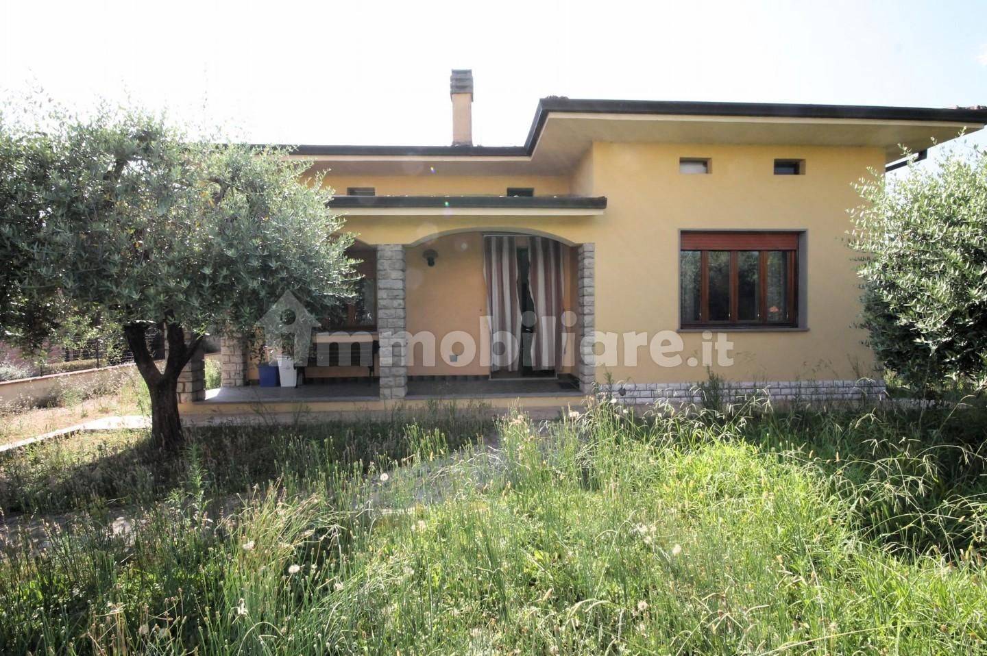 Villa de 3 dormitorios en Capannori, Italy No. 306160