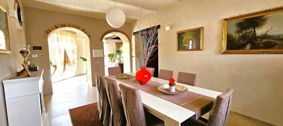4 bedrooms Villa in Cherasco, Italy No. 126831 9