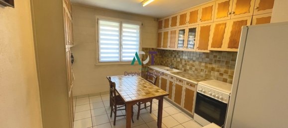 Apartamento de 3 dormitorios en Grenoble, France No. 200948 3