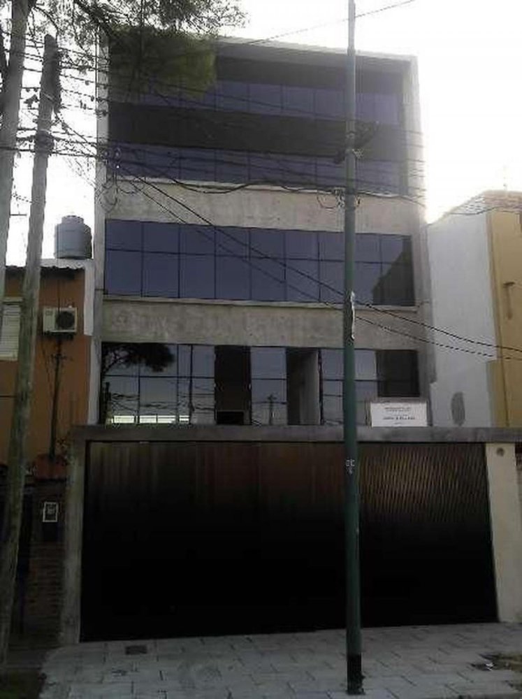 80m² Office in Vicente Lopez, Argentina No. 25699