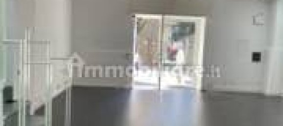 Imóvel comercial de 2 divisões em Salerno, Italy N.º 319200 2