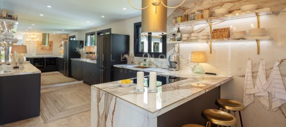 4 bedrooms Villa in Marbella, Spain No. 112809 9