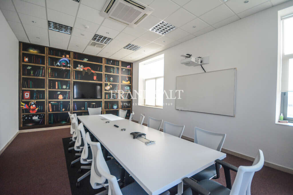 490m² Office in San Gwann, Malta No. 12353
