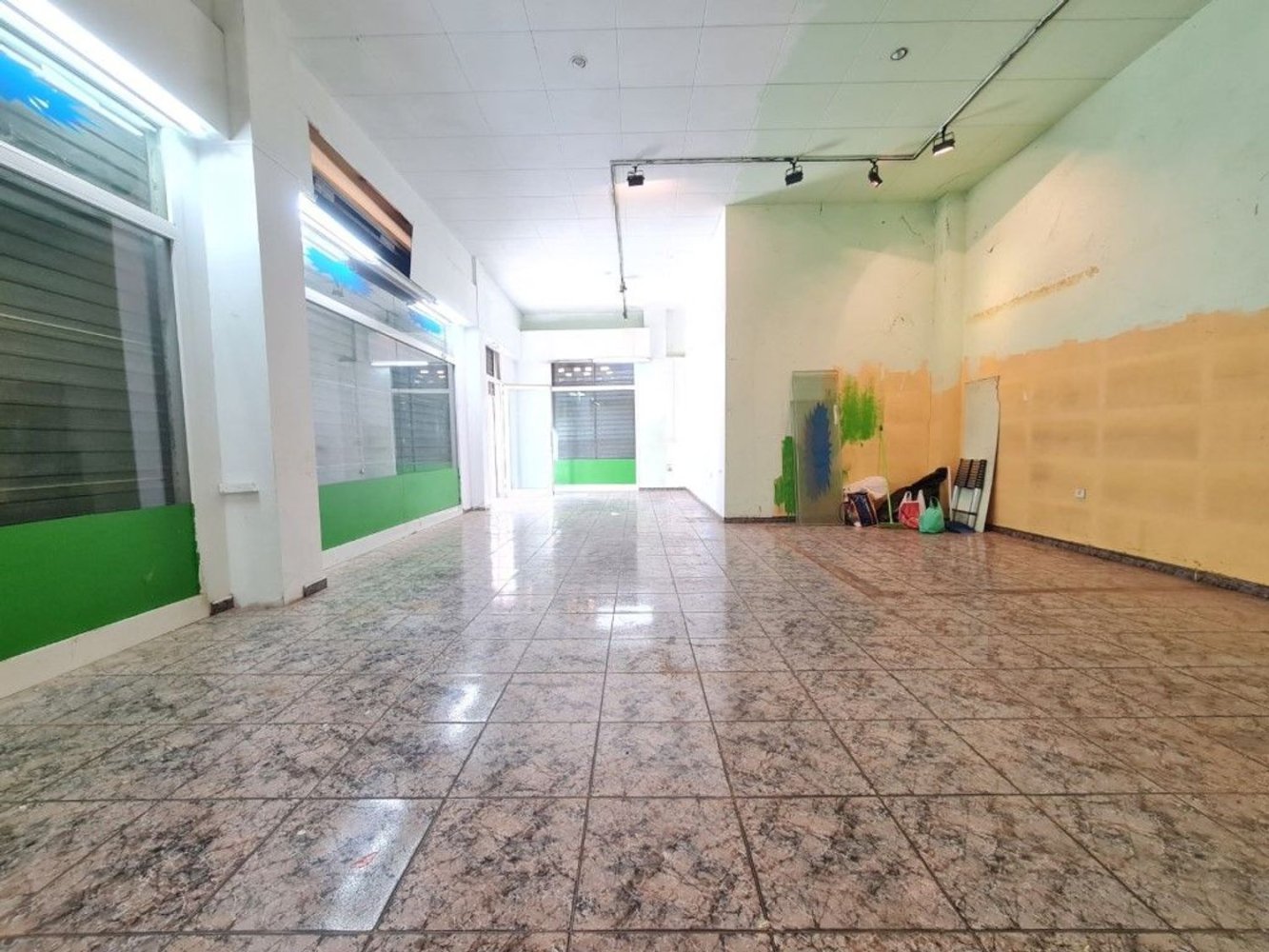 Propiedad comercial en Girona, Spain 86 m² No. 197238