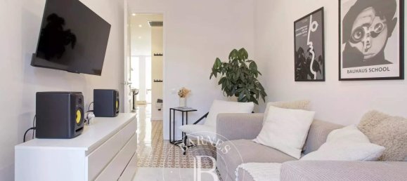2 bedrooms Apartment in Sant Marti, Spain No. 169074 2