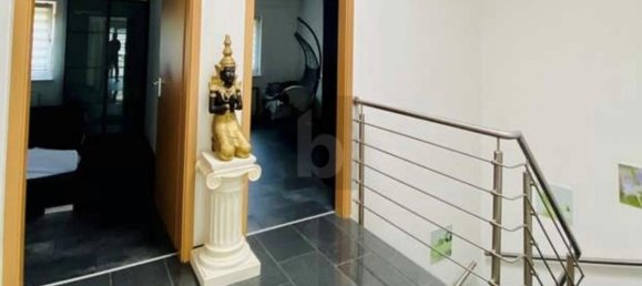 Дом с 5 комнатами в Дуйсбург, Германия № 8457 3