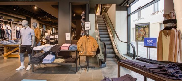 Здание с 4 спальнями в Росток, Германия № 108537 6