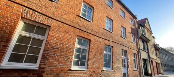 Здание с 4 спальнями в Росток, Германия № 108537 36