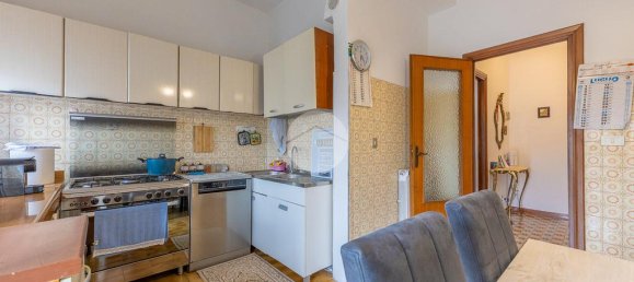 3 bedrooms Apartment in Rome, Italy No. 310111 9