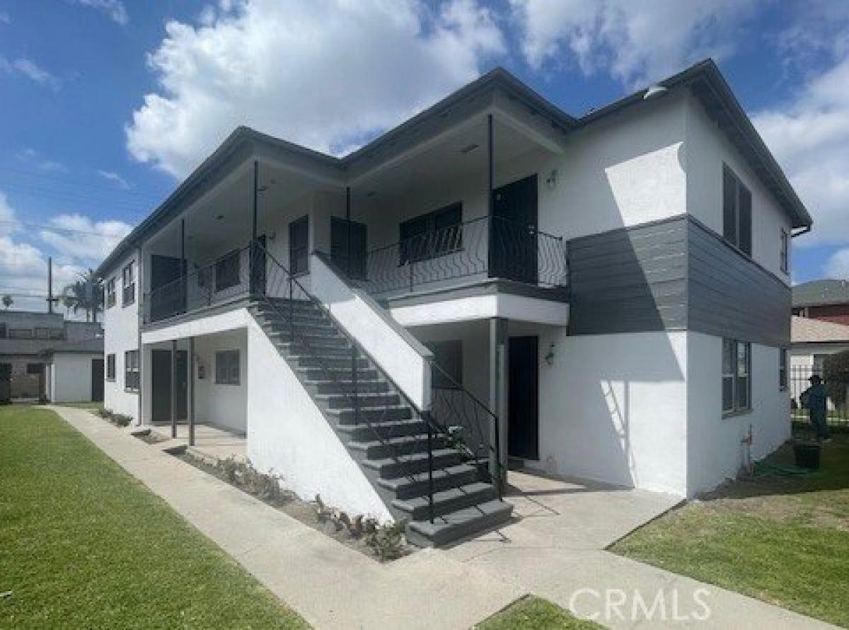 6 bedrooms House in Compton, USA No. 415396