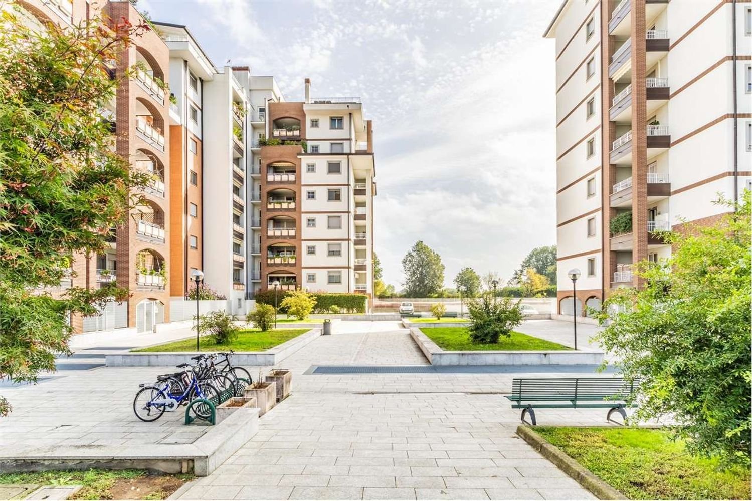 4 rooms Apartment in Segrate, Italy No. 260635