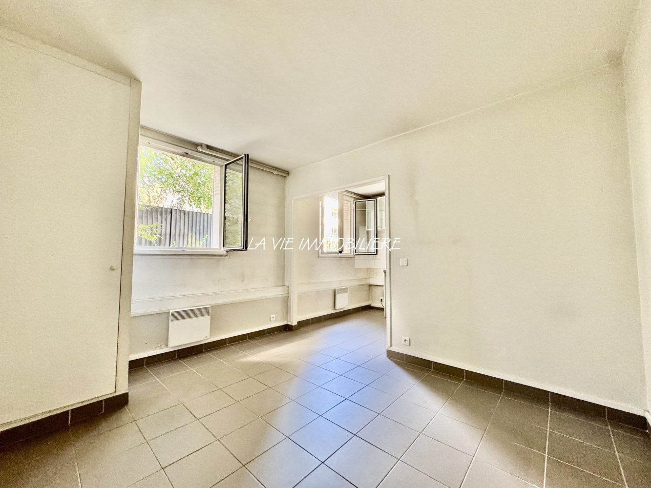 1 غرف نوم شقة في Neuilly-sur-Seine, France رقم 163335