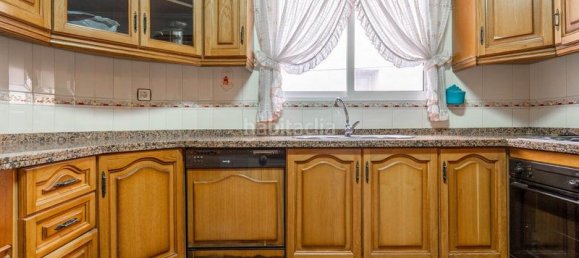 4 bedrooms Apartment in Granada, Spain No. 169734 5