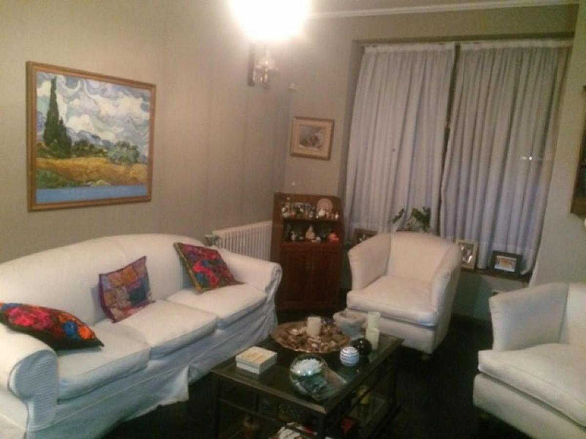 Casa de 4 dormitorios en Quilmes, Argentina No. 92597