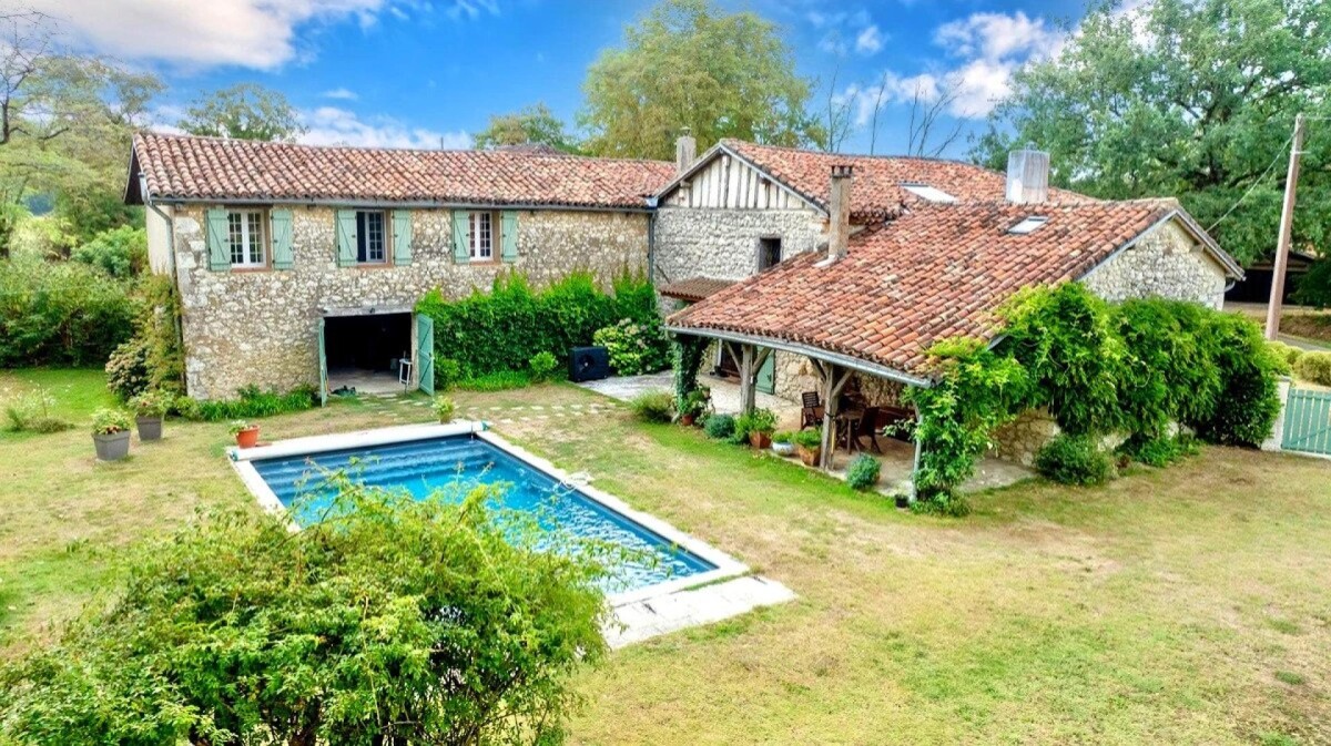 5 bedrooms Villa in Eauze, France No. 353428
