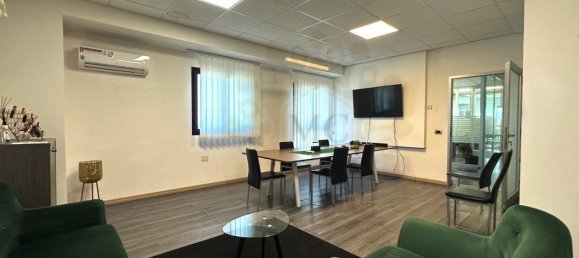 Escritório T5 em Sestu, Italy N.º 318992 5