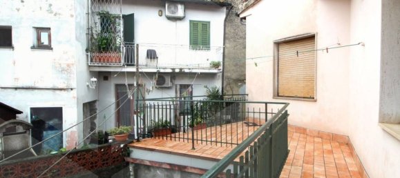 7 rooms Apartment in Pontedera, Italy No. 19253 8