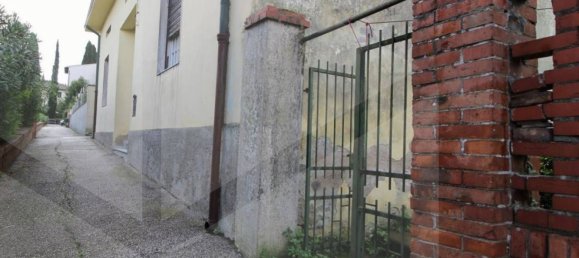 7 rooms Apartment in Pontedera, Italy No. 19253 46