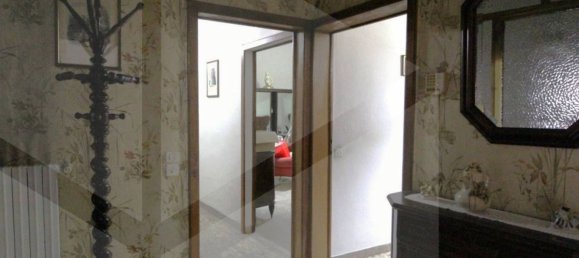 7 rooms Apartment in Pontedera, Italy No. 19253 16