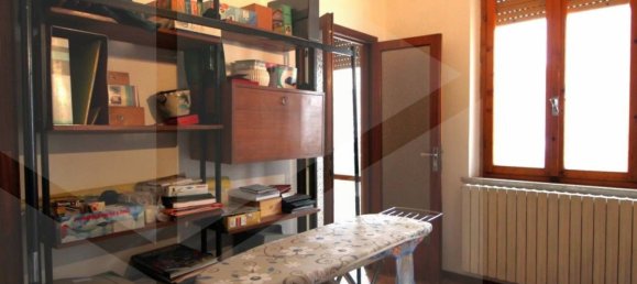 7 rooms Apartment in Pontedera, Italy No. 19253 11